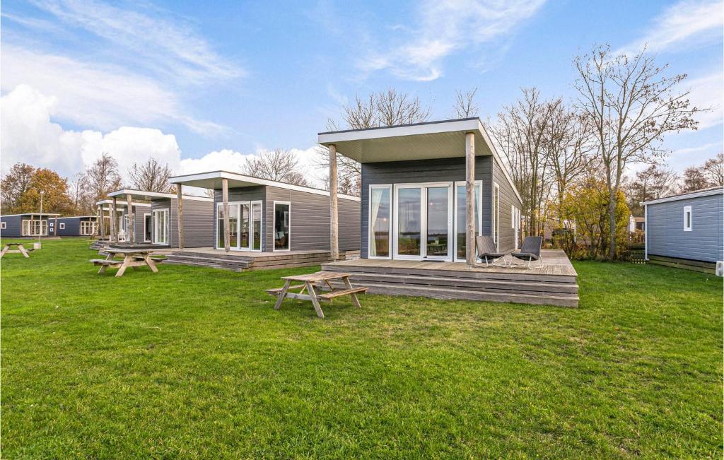 Zahrada ubytování 3 Bedroom Stunning Home In Lauwersoog