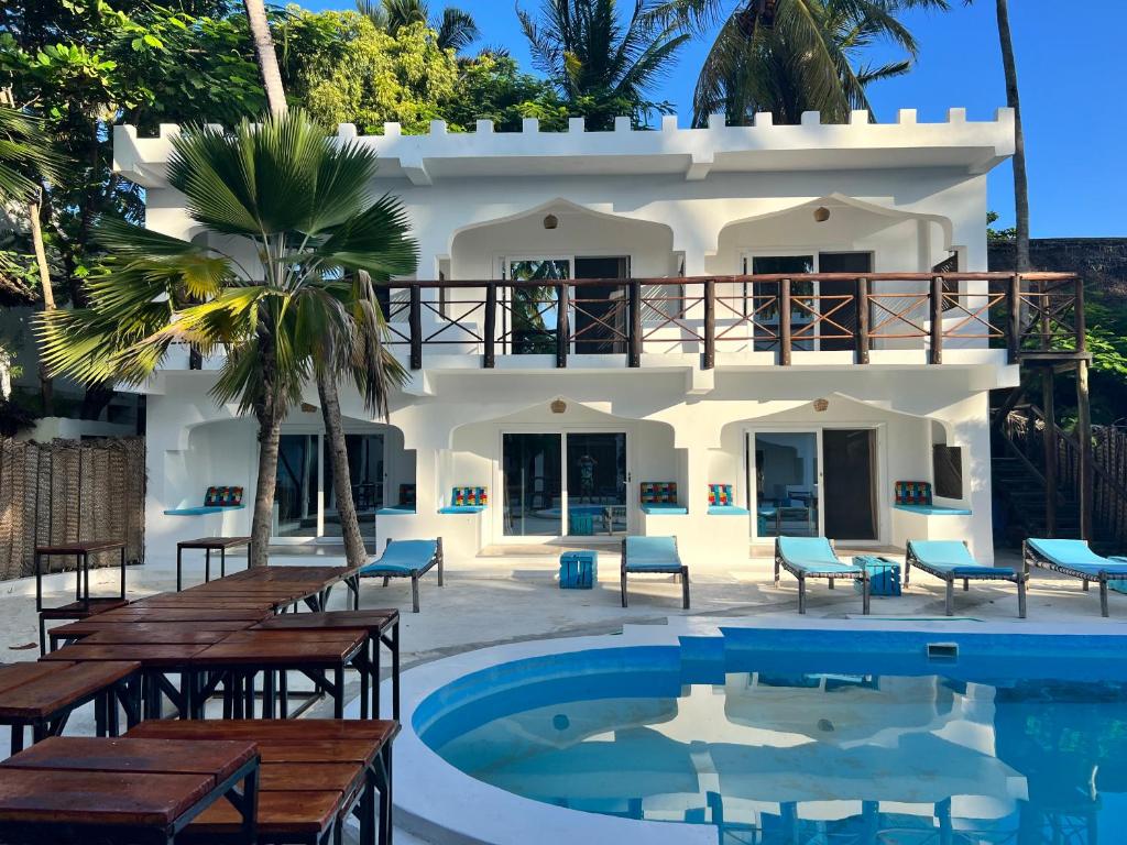 Bazén v ubytování Dhow Resort nebo v jeho okolí