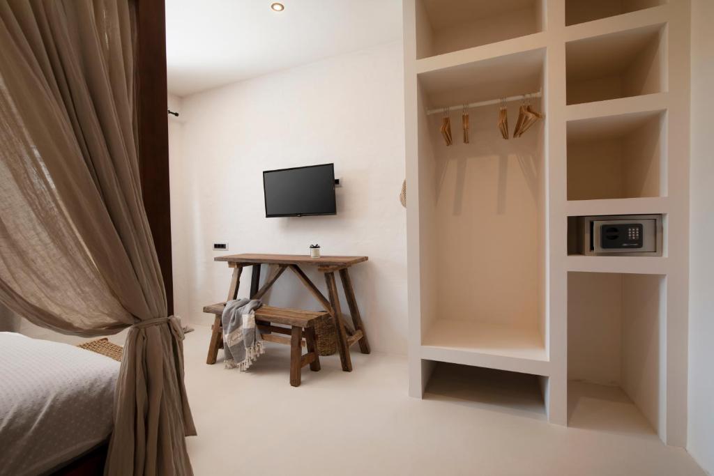Telewizja i/lub zestaw kina domowego w obiekcie Andresita`s Palace State-of-the-art Tropical Villa