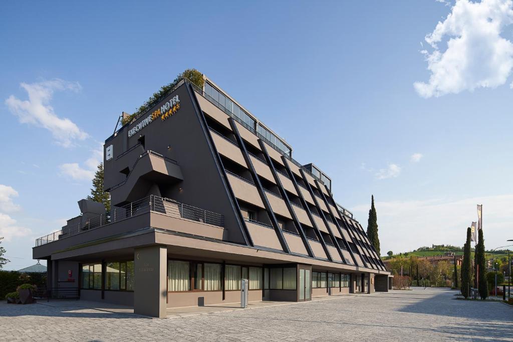 Budynek, w którym mieści się hotel