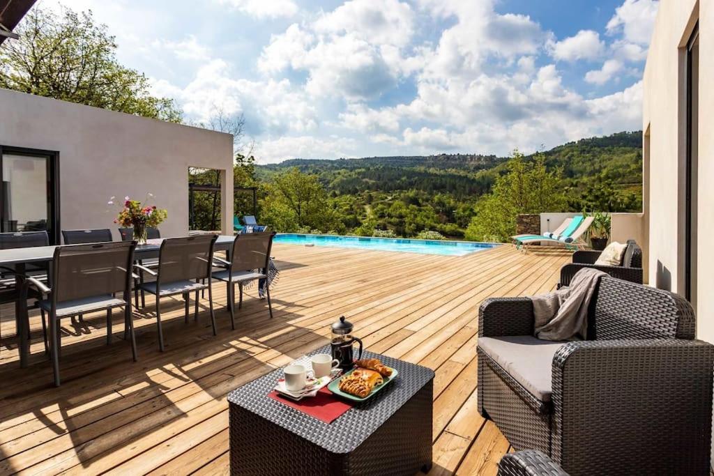 Bazén v ubytovaní Villa Blanche, Contemporary, Cathars, Couiza, Carcassonne alebo v jeho blízkosti
