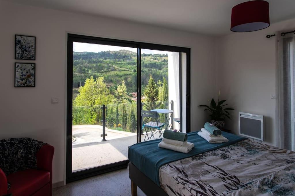 Posteľ alebo postele v izbe v ubytovaní Villa Blanche, Contemporary, Cathars, Couiza, Carcassonne