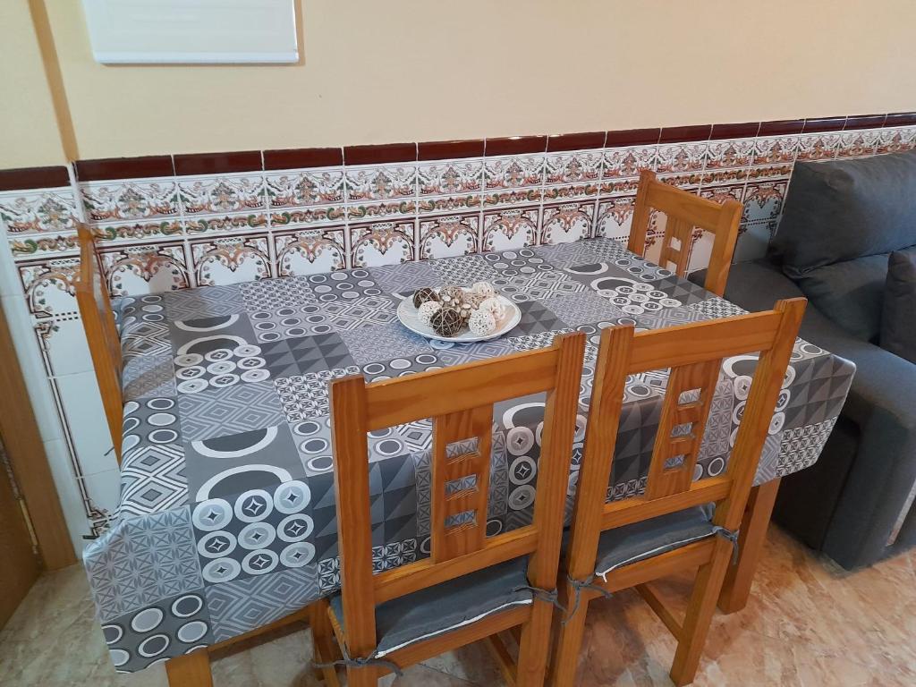 Alojamiento Castelar - Two-Bedroom House
