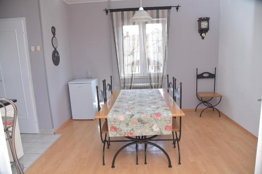 Apartman - Kuća Kod Parka - Apartamento De Dos Dormitorios