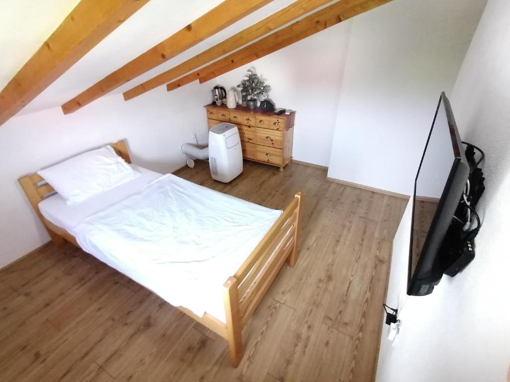 TV a/nebo společenská místnost v ubytování Rooms Delux Sarajevo