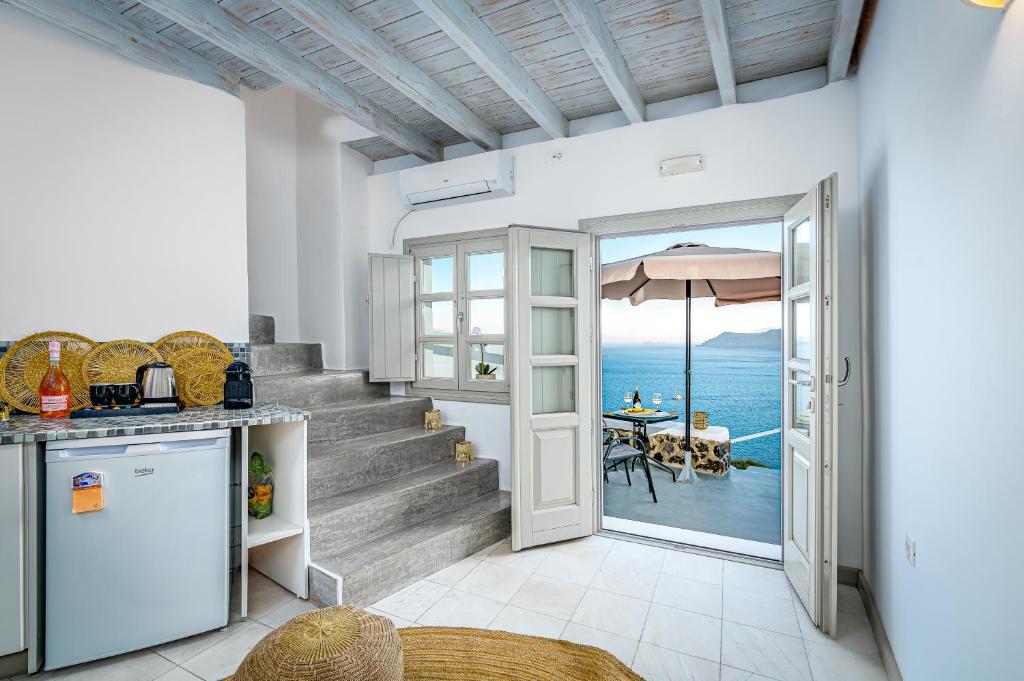 Amazing View Villa Oia with Jacuzzi Santorini photo 2