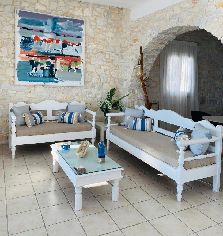 Posezení v ubytování Alkyon Hotel