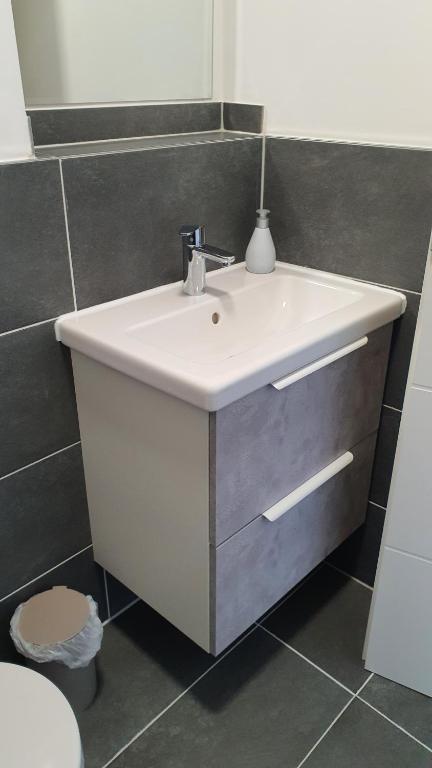 Davin City Aparments - Self-Check-In - Resim 25
