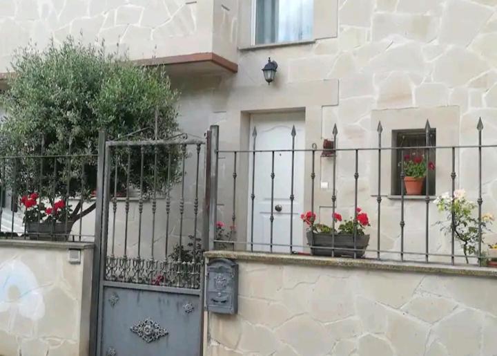 Vivienda adosada , con merendero en Carcedo - Huis Met Vier Slaapkamers