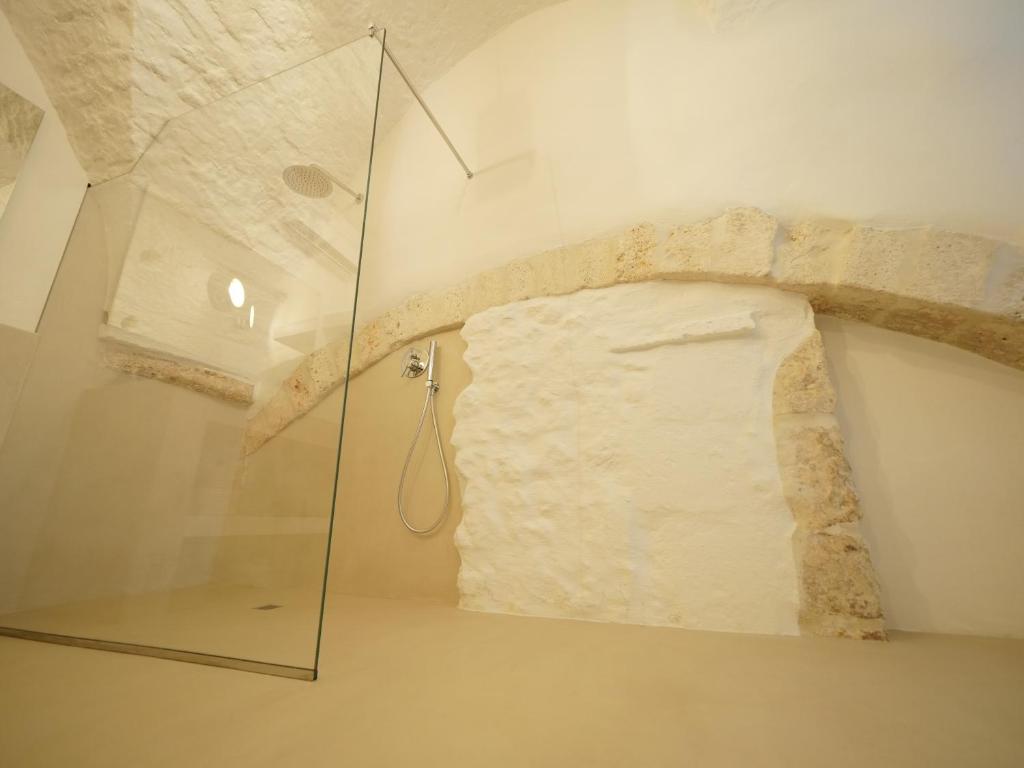 Kúpeľňa v ubytovaní Portadamare, luxury home with mini pool and panoramic terrace