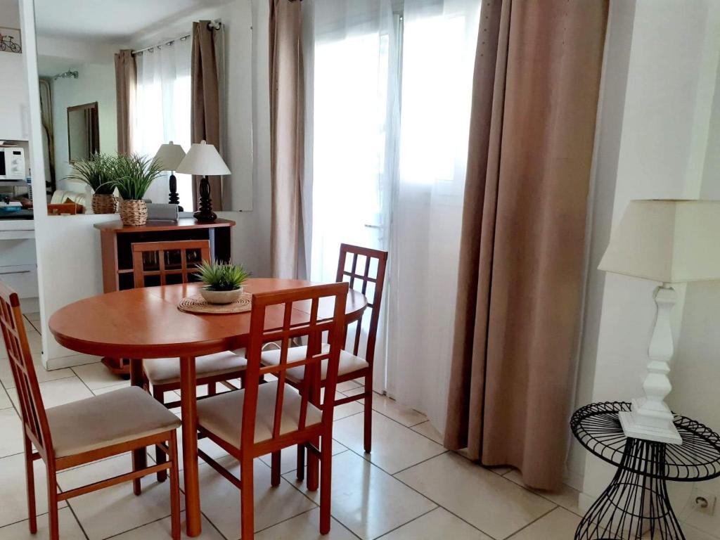 Kuchyňa alebo kuchynka v ubytovaní Appart très cosy et confortable à Amélie les Bains