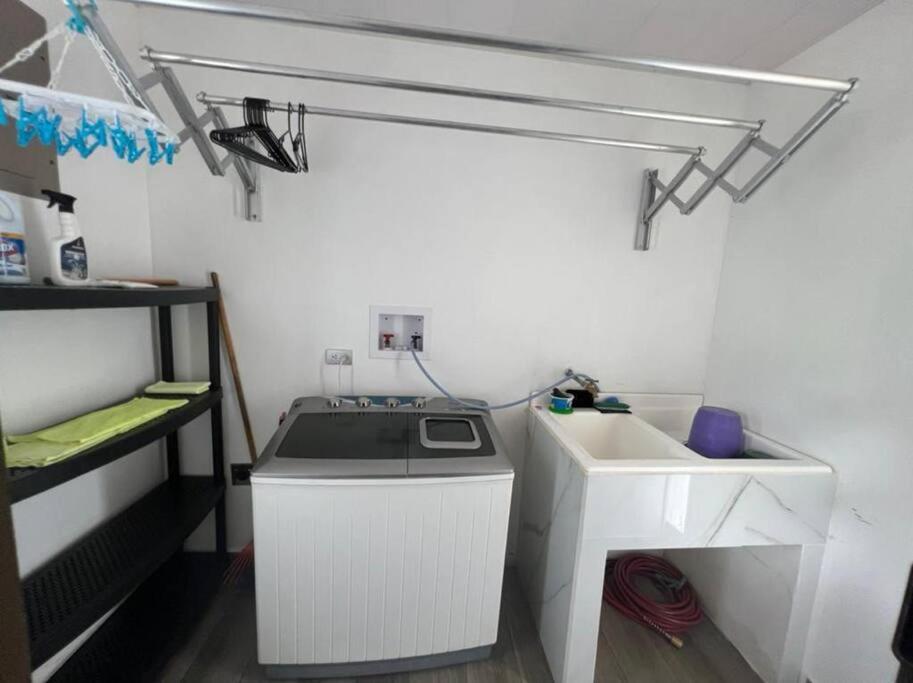 Kuchyň nebo kuchyňský kout v ubytování Encantadora Casa Amapolas