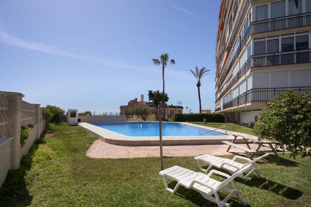 Bazén v ubytovaní Luxy Beach Apartment alebo v jeho blízkosti