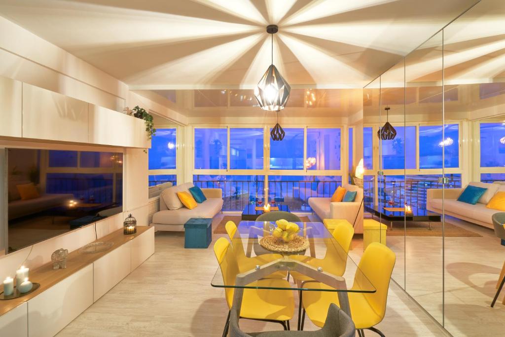 Posedenie v ubytovaní Luxy Beach Apartment