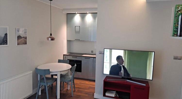 Kuchyňa alebo kuchynka v ubytovaní Apartament 3-osobowy z miejscem parkingowym w świetnej lokalizacji