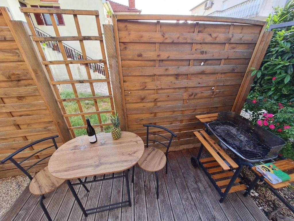 Balkón alebo terasa v ubytovaní Apartmani Lovre i Zara