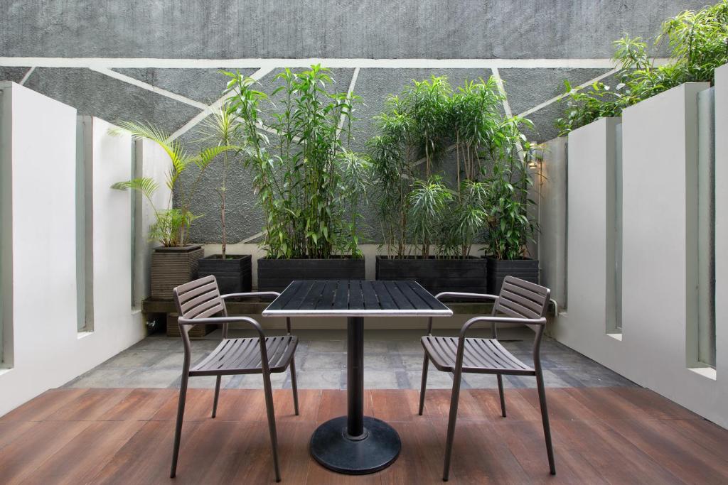 Holiday Inn Bandung Pasteur by IHG - Camera Queen Standard Con Accesso Alla Terrazza