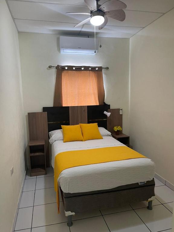 Chalchuapa Santa Ana, casa familiar y acogedora - Casa De Tres Dormitorios