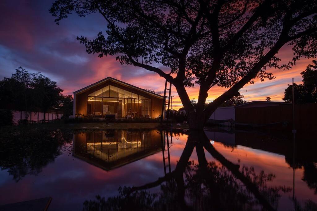 Nutnicha river house - Two-Bedroom Villa