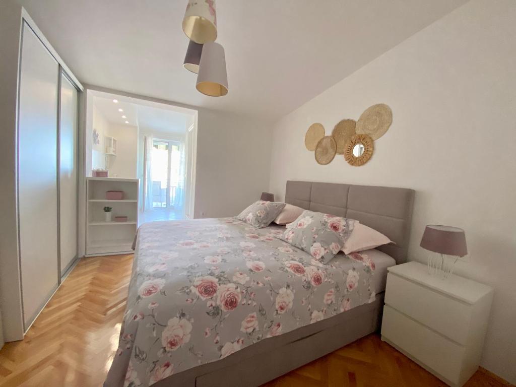 Postel nebo postele na pokoji v ubytování Apartmani Marko