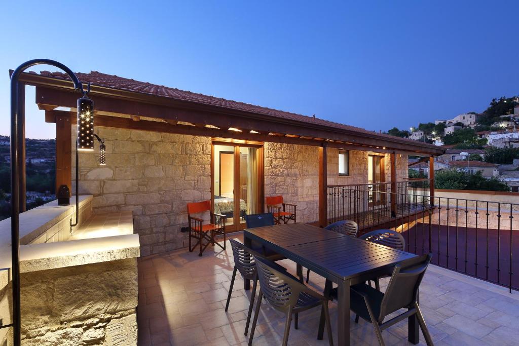 Balkón nebo terasa v ubytování KANTARA HOUSE - A Rural Retreat of Comfort & Class!