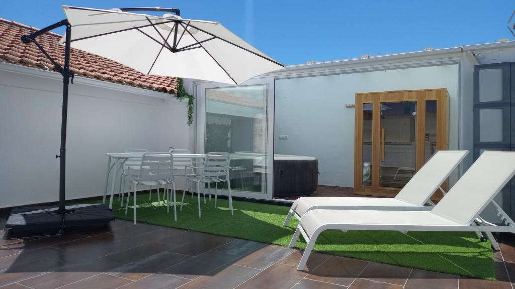 A patio or other outdoor area at Casa Relojero