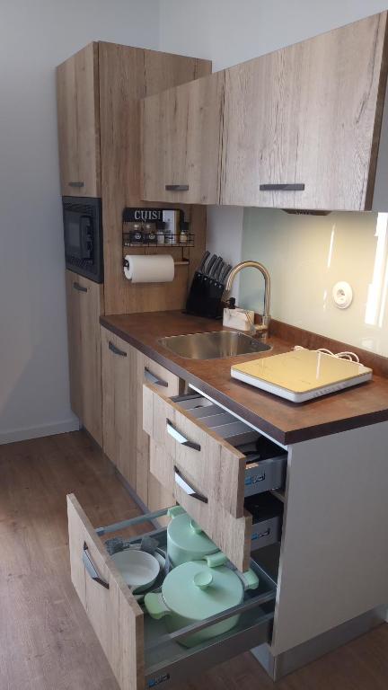 A kitchen or kitchenette at Casa Relojero