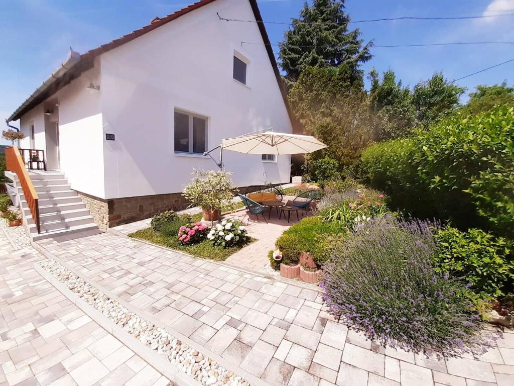 Zahrada ubytování Apartman Nikol