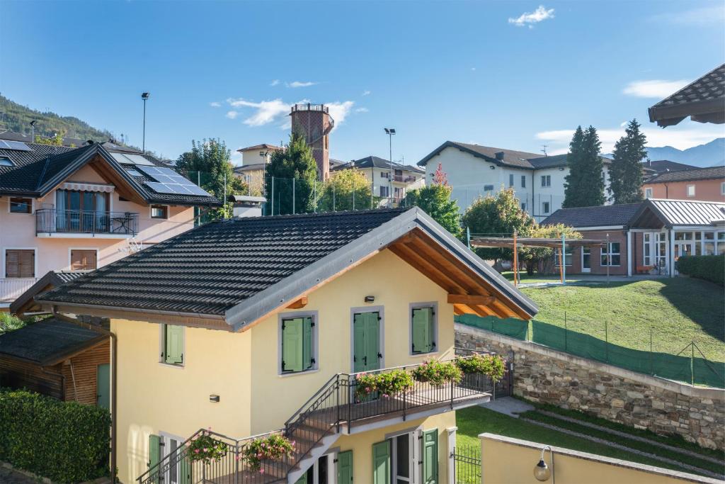 Nespecifikovaný výhled na hory nebo výhled na hory při pohledu z hotelu