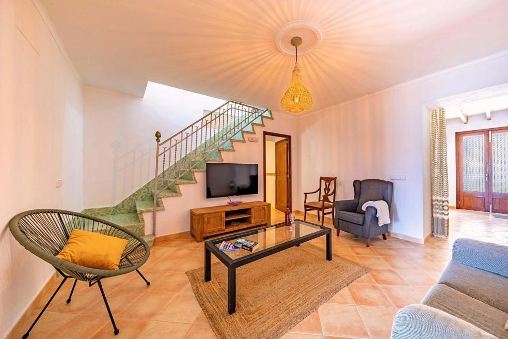 TV a/nebo společenská místnost v ubytování Villa Font 41 by Sealand Villas