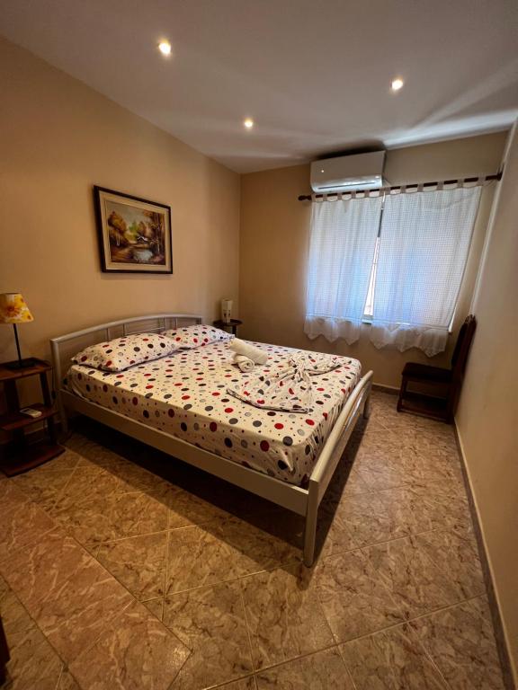 Grand Veranda Apartment - Image 8