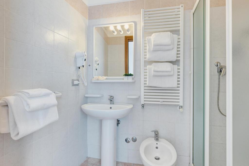 Koupelna v ubytování Hotel Piccadilly