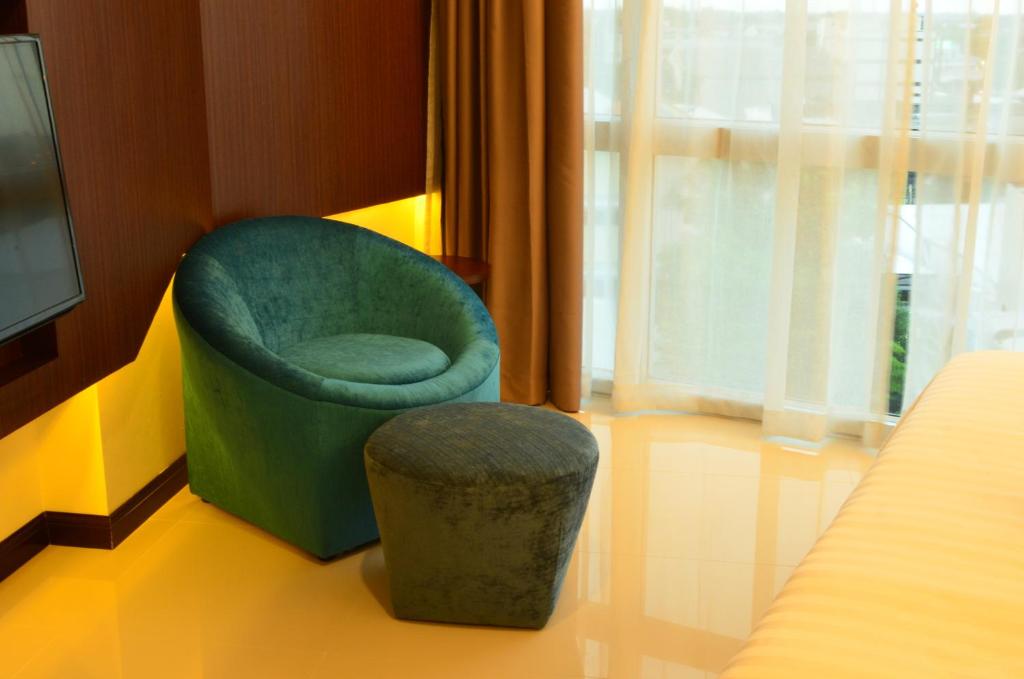 Posezení v ubytování 42C The Chic Hotel