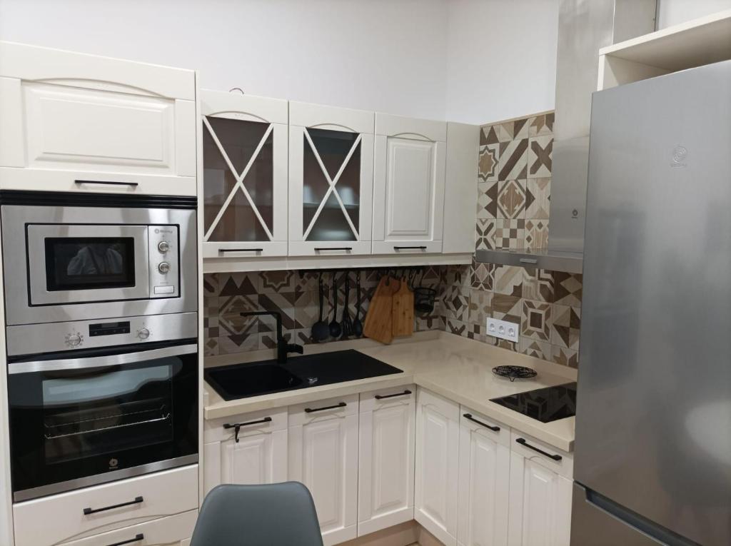 A kitchen or kitchenette at Independent house in rural setting