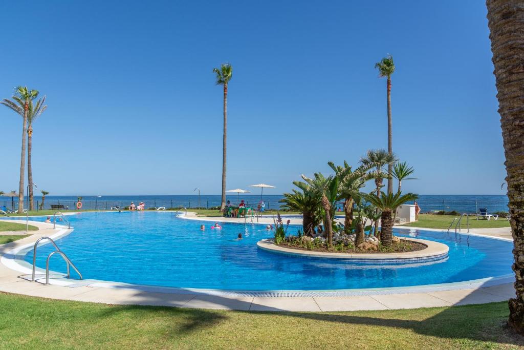 Bazén v ubytovaní Mi Capricho Playa Marbella alebo v jeho blízkosti