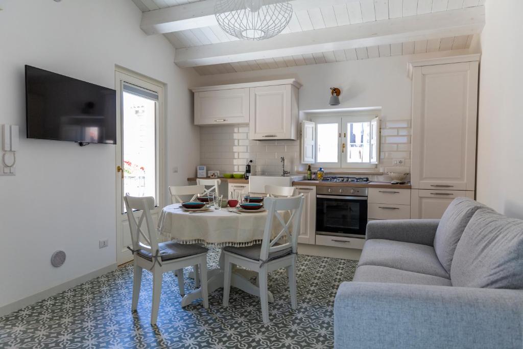 A kitchen or kitchenette at Casa Gioconda