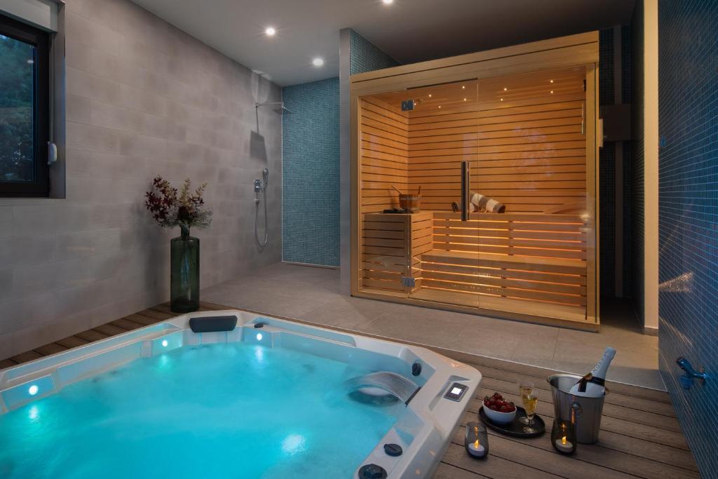 Fotografia z galérie ubytovania Luxury Villa IN with Heated Pool v destinácii Solin