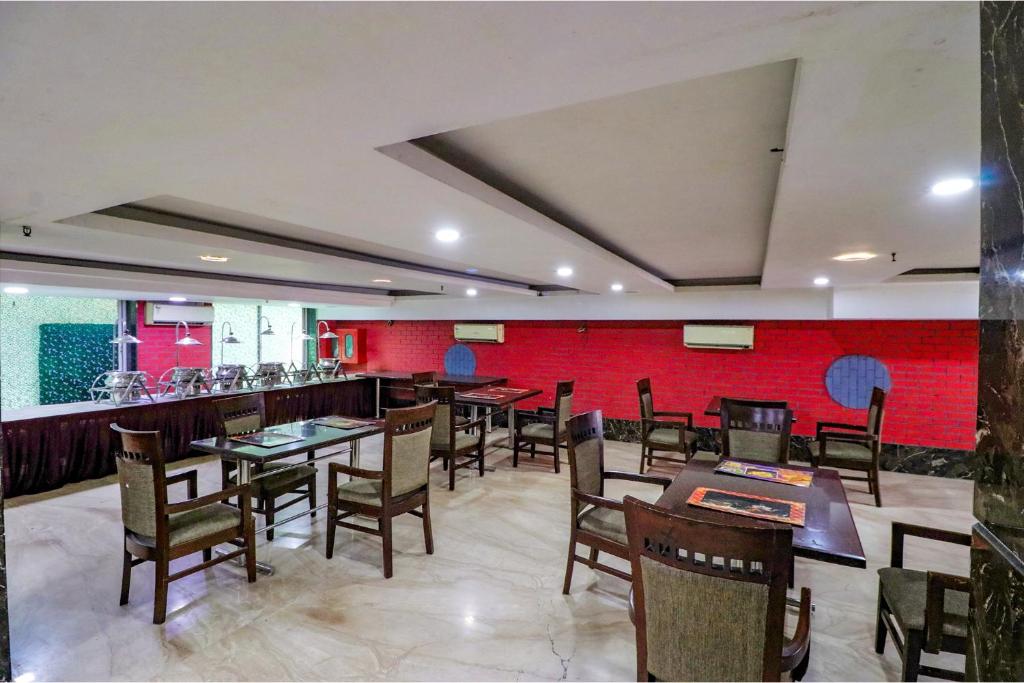 Restaurace v ubytování FabHotel Admire Suites