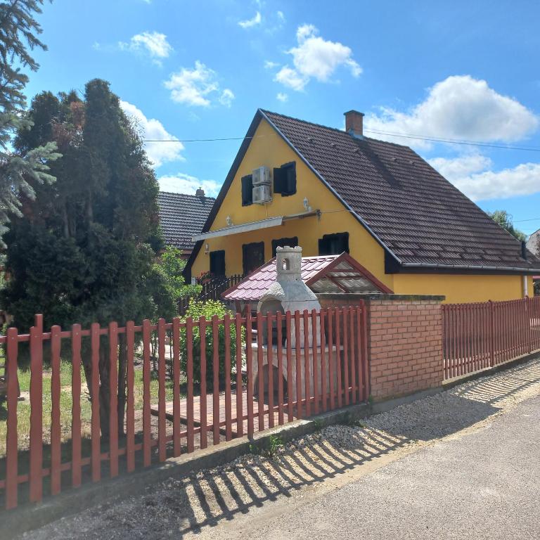Krisztina Apartman 2-3 - Apartment