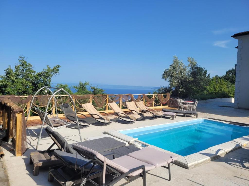 Bazén v ubytování Ferienwohnung mit Pool Kroatien mit Meerblick und Pool nebo v jeho okolí