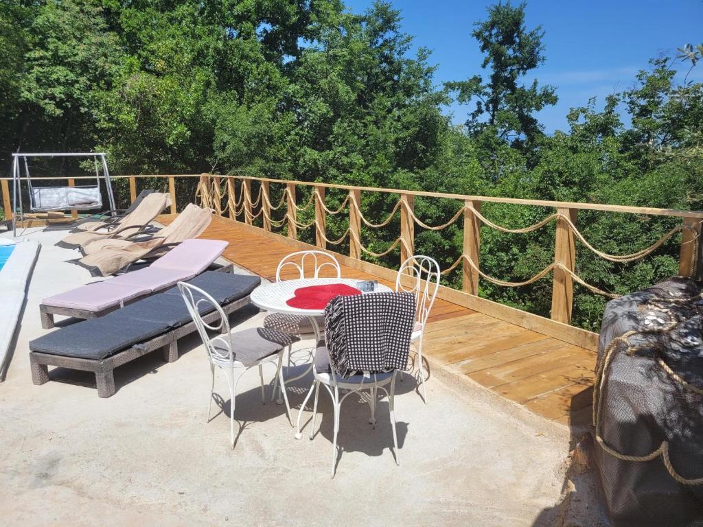 Balkón nebo terasa v ubytování Ferienwohnung mit Pool Kroatien mit Meerblick und Pool