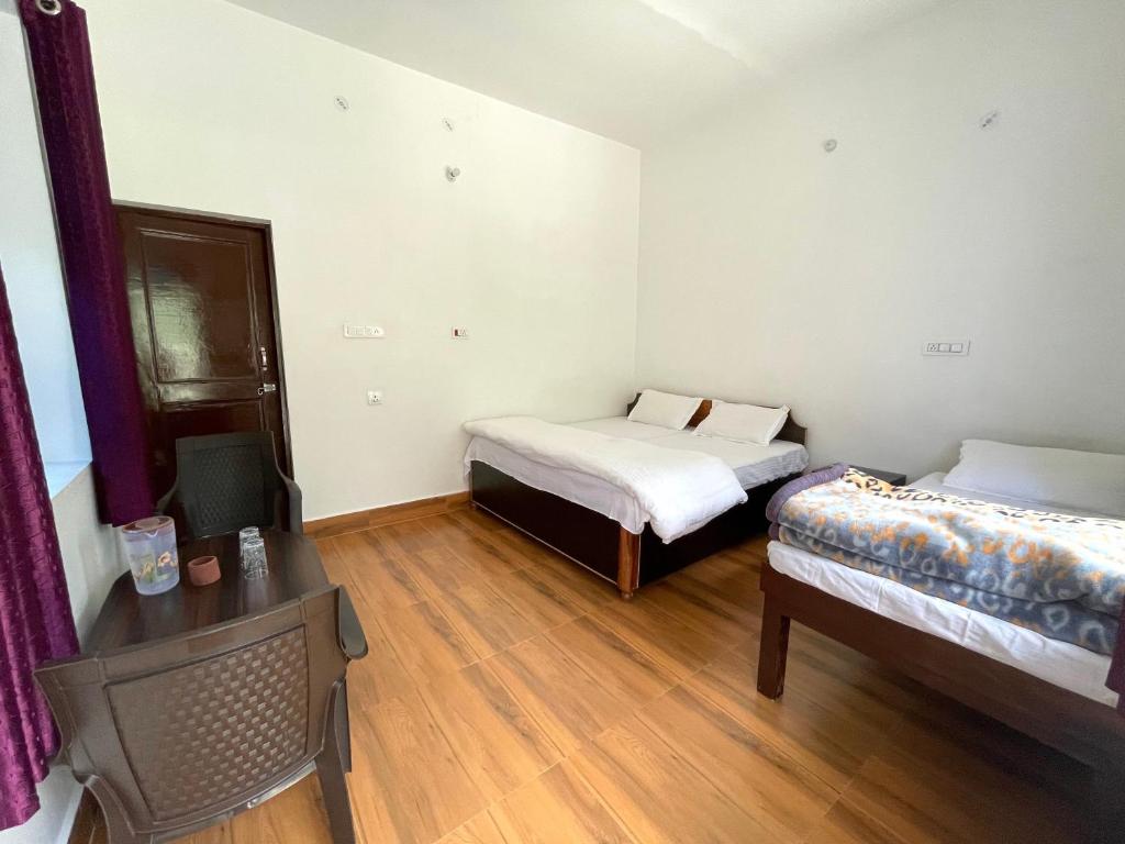 Green Mountain Homestay - Birthi Falls near Munsyari - Quarto Triplo