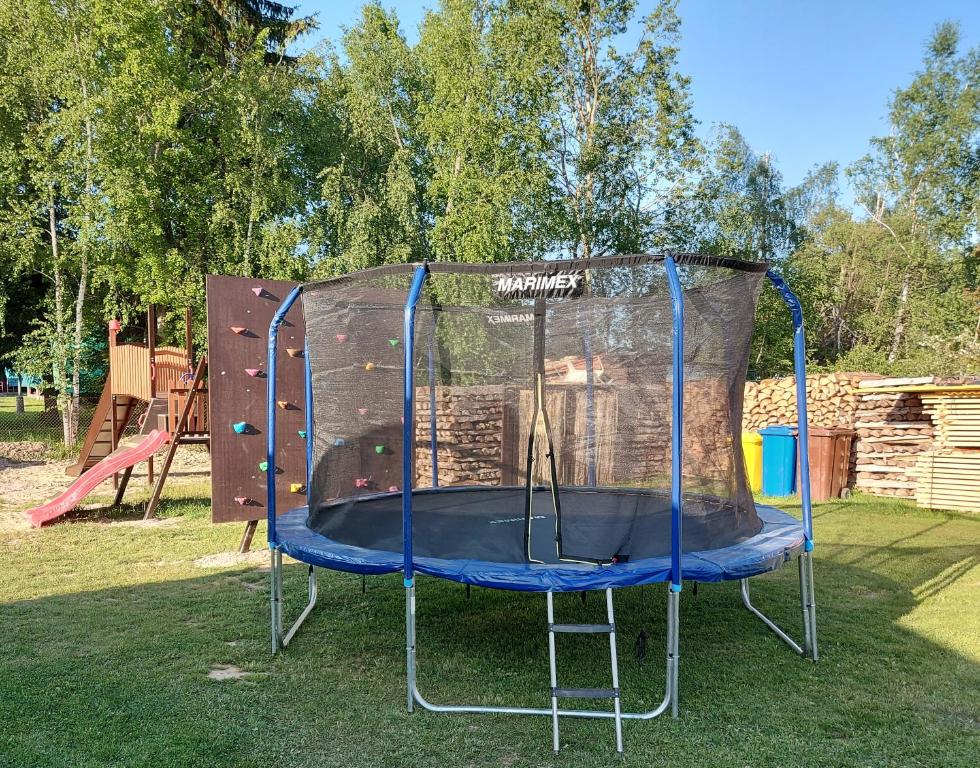 Herní místnost nebo prostor pro děti v ubytování Chatička Evička