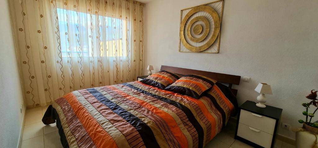 Postel nebo postele na pokoji v ubytování Cozy 2 Bedroom Apartment in Costa Adeje