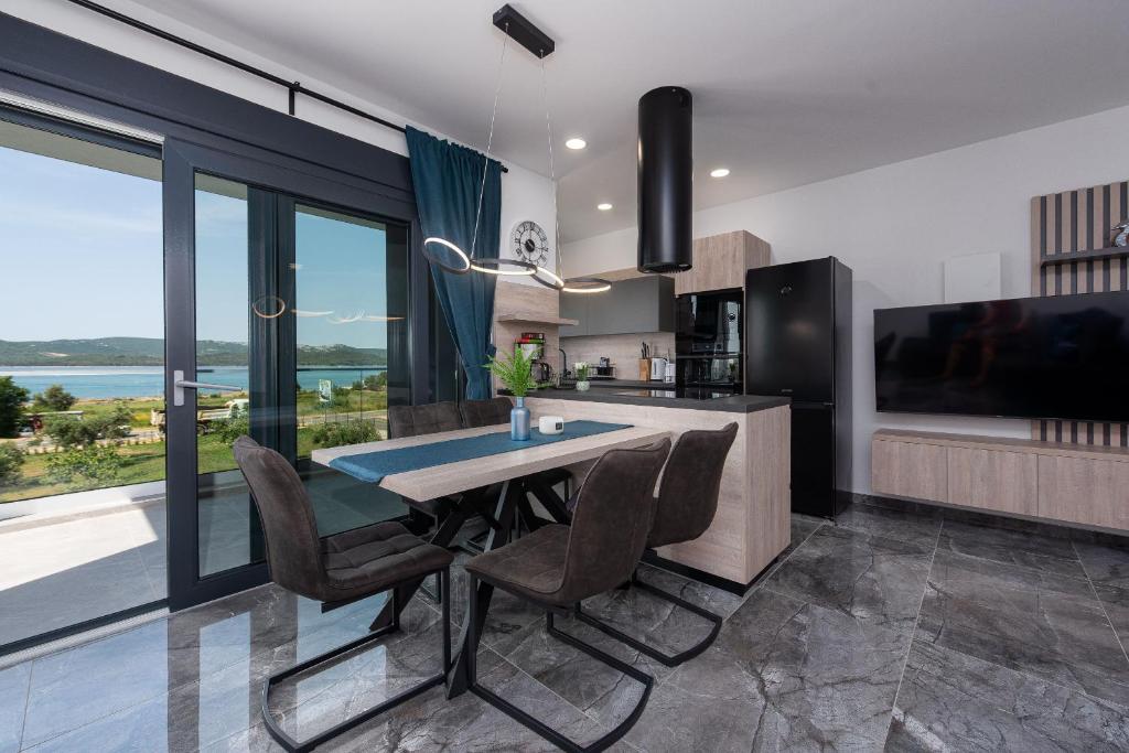 Kuchyň nebo kuchyňský kout v ubytování Villa Blue Sky 1 ZadarVillas