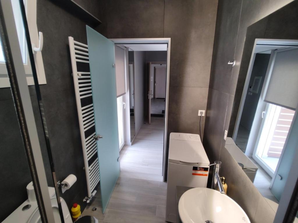 DIFFERENT APARTMENTS - Resim 39