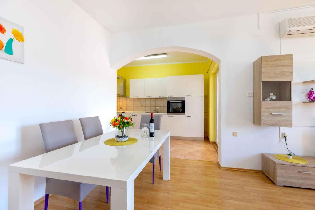 Fotografia z galérie ubytovania Apartment Rogoznica/Sibenik Riviera 36423 v Rogoznici