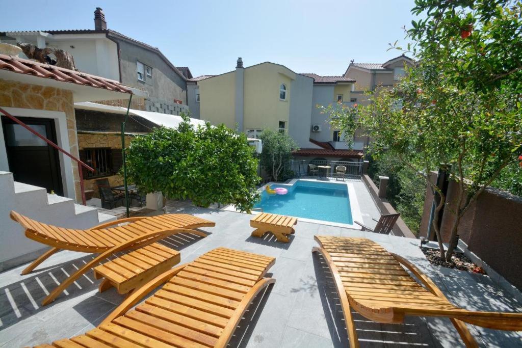 Villa Vlade- from the heated pool to the beach in 1 minute