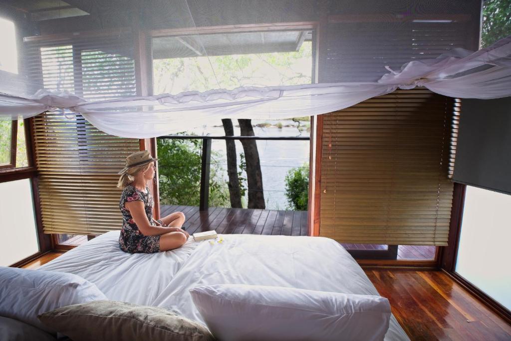 RiverDance Lodge - Luxurious Double Bedroom Bungalow