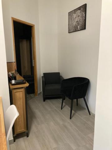 Część wypoczynkowa w obiekcie Gîte des Combes Blanches avec piscine et jacuzzi